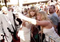 Taylor Swift テイラー・スウィフト