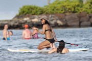 Рианна (Rihanna) Bikini Hawaii 27th Apr 2012 (86xHQ) 825ca7198961108